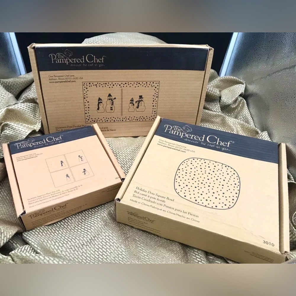 Pampered Chef - Snowmen Dots Platter Plates Dish NIB